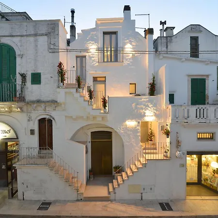 La Scala Del Borgo Cisternino